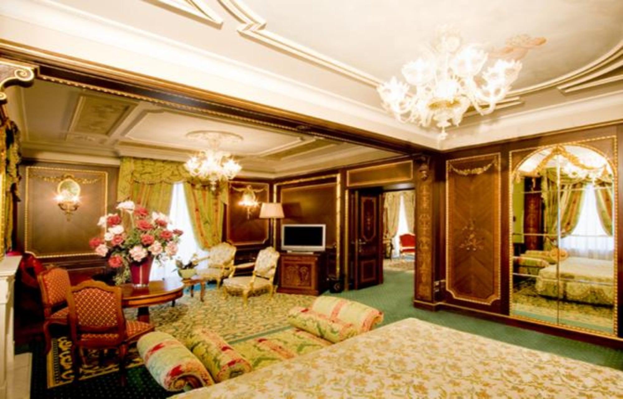 Grand Des Iles Borromees & Hotel