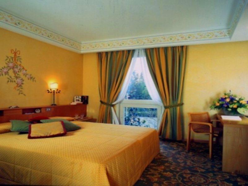 Hotel Grand Des Iles Borromees & 5*